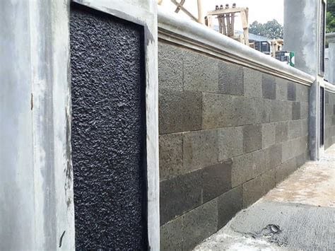 Desain dan Model Pagar Rumah Minimalis dengan Batu Alam: Inspirasi Modern untuk Tampilan Depan Rumah 16