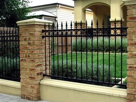 Desain dan Model Pagar Rumah Minimalis dengan Batu Alam: Inspirasi Modern untuk Tampilan Depan Rumah 12