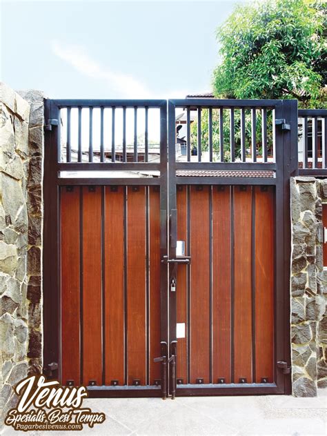 gambar contoh model pagar rumah minimalis harga kayu